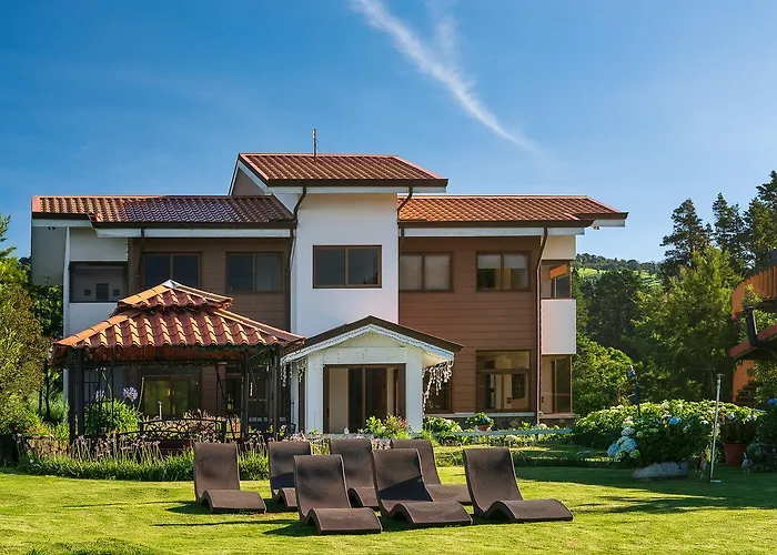 Altura Hotel