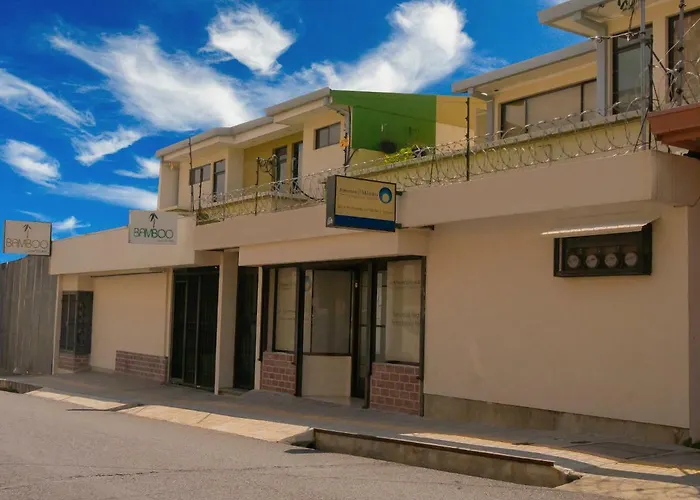 Hotel Bamboo Aeropuerto