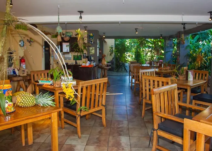 Pura Vida Hotel