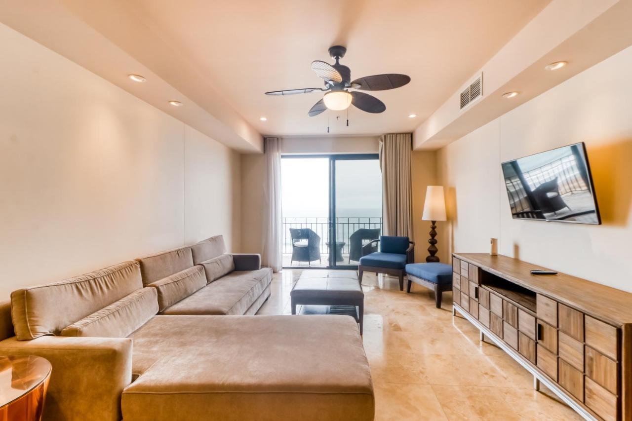 Apartment Unit 1014 At Croc's
