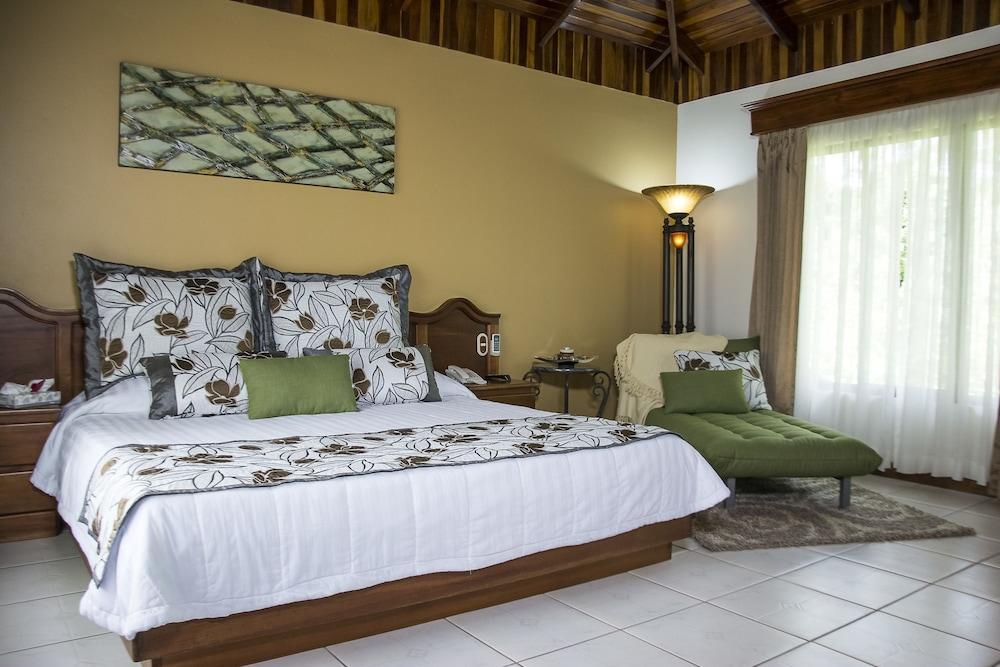 Arenal Paraiso & Thermo Mineral Hot Springs 3*