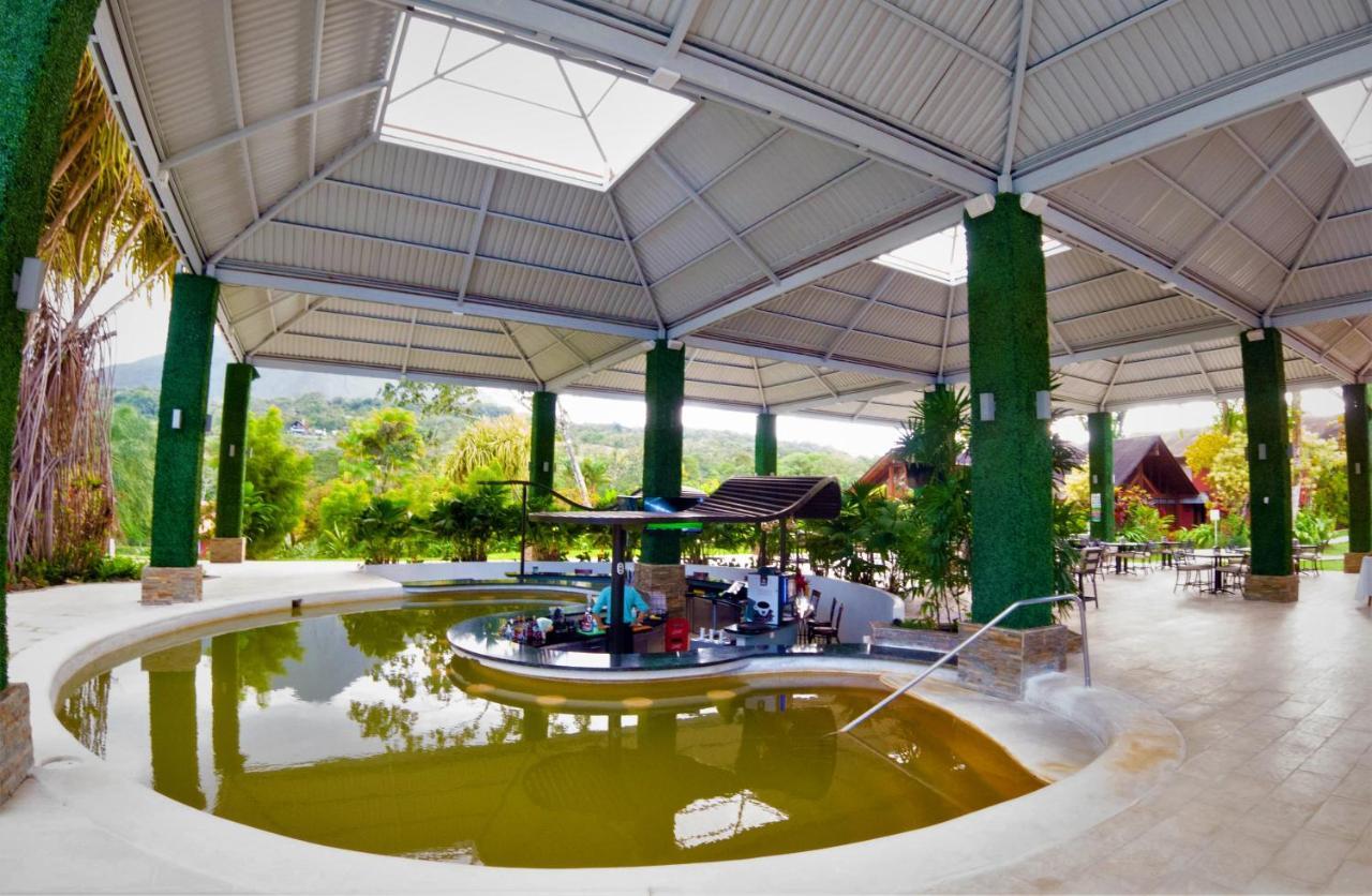 Arenal Paraiso & Thermo Mineral Hot Springs La Fortuna