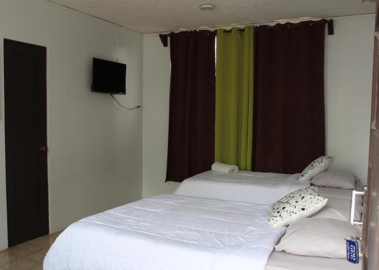 Hotel Canas *