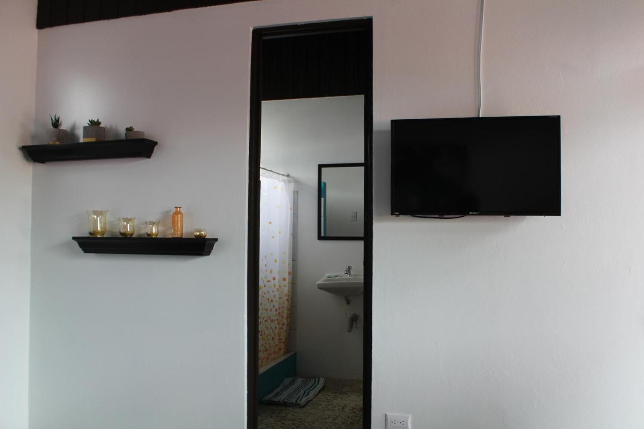 Hotel Canas *
