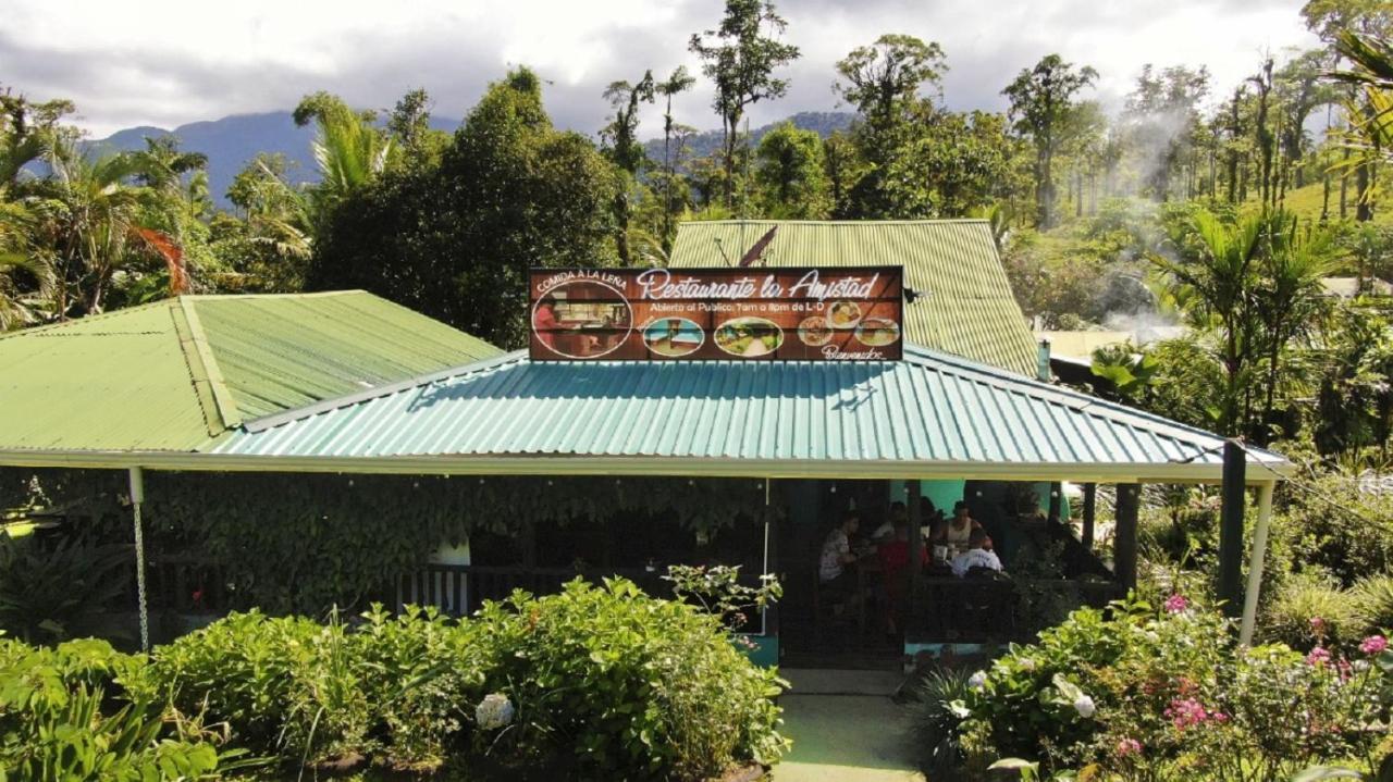 Bed & Breakfast La Amistad Rio Celeste