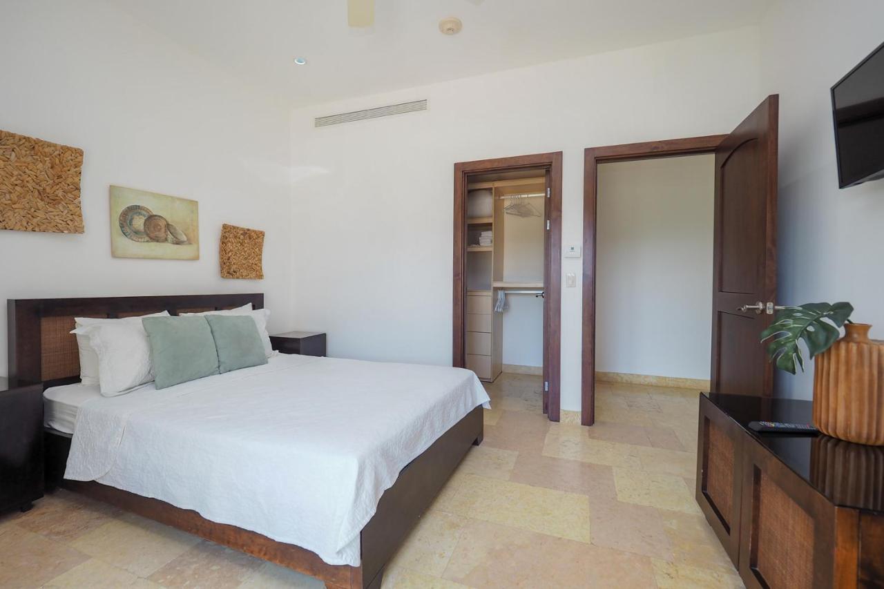 Ocean Terrace, Beachfront- A505