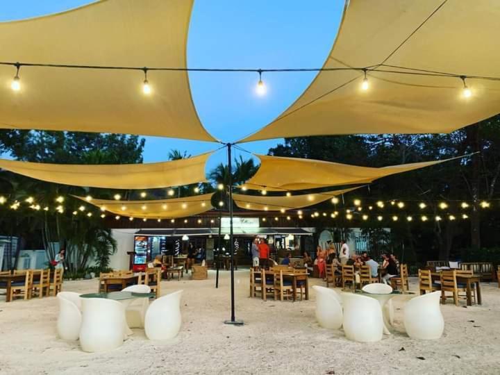 Cafe De Playa Front