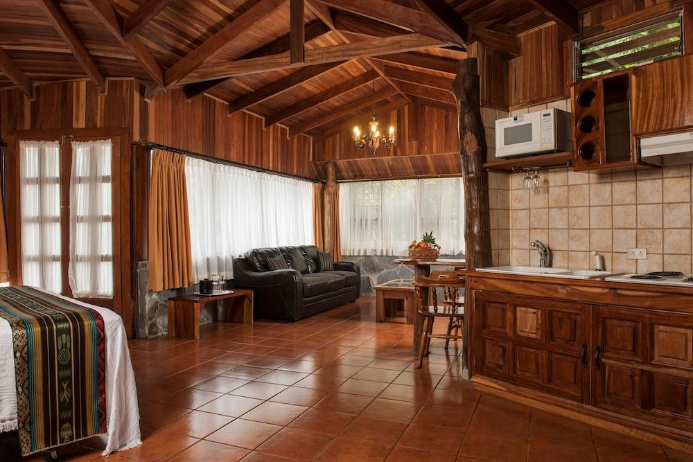 Lodge Arenal *