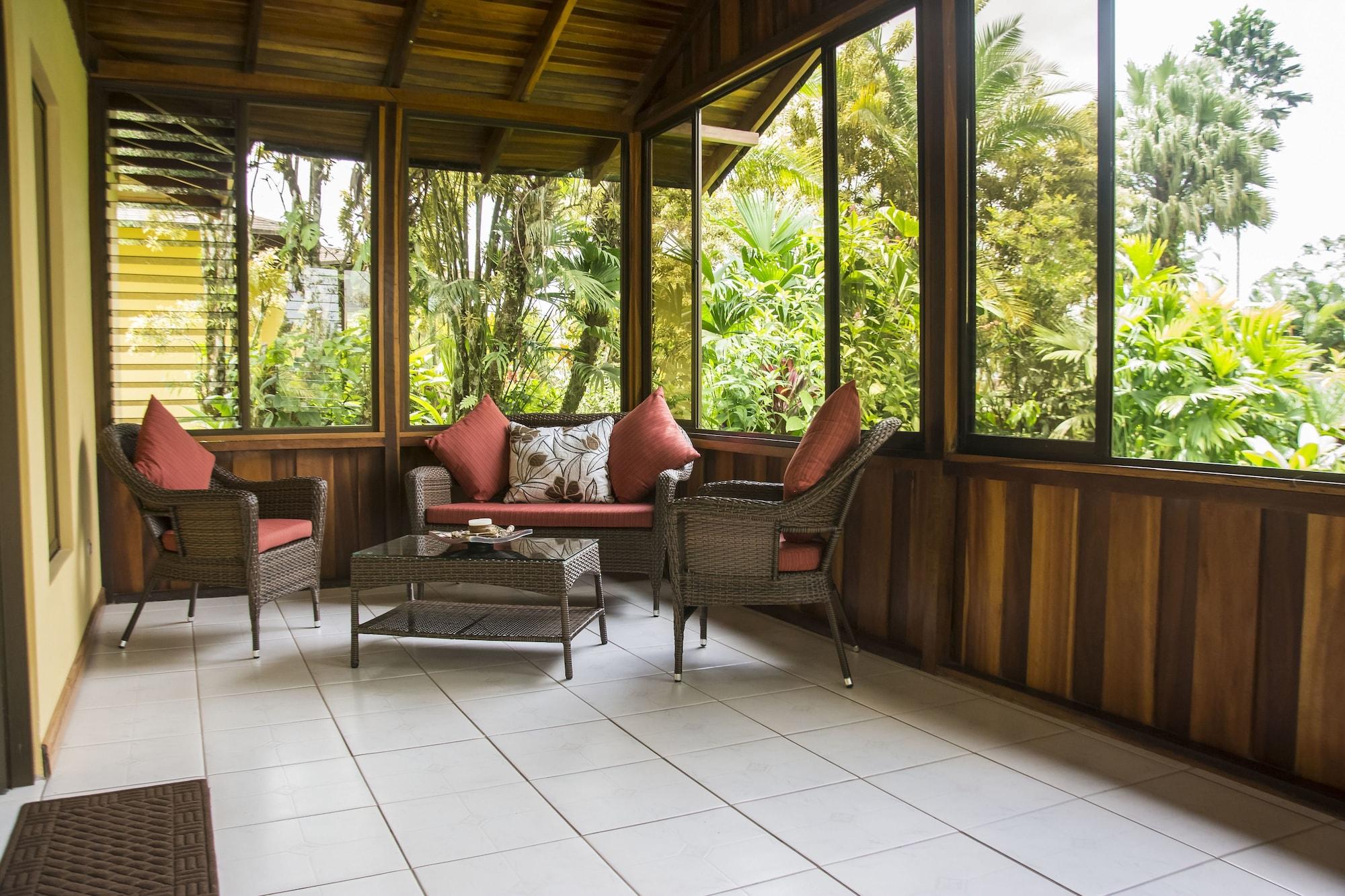 Arenal Paraiso & Thermo Mineral Hot Springs