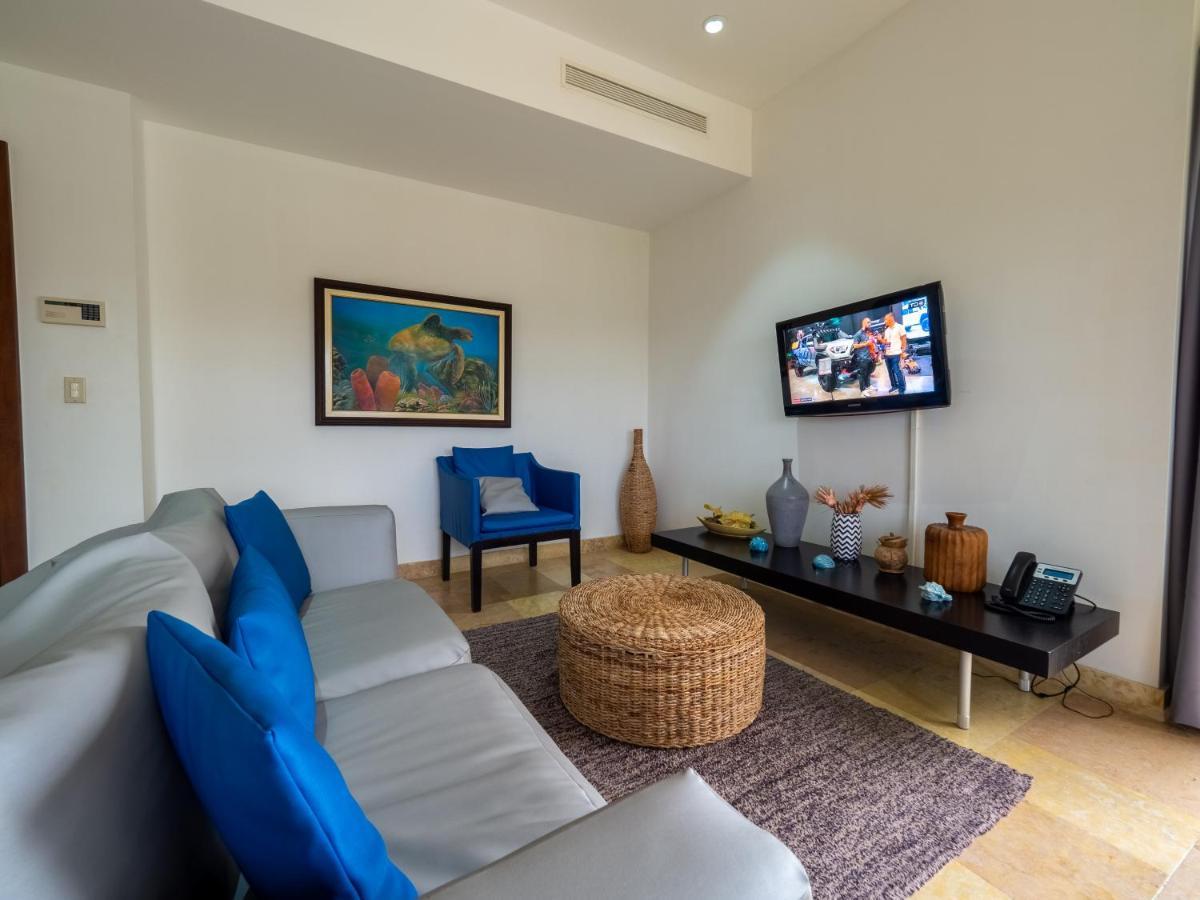 Apartment Ocean Terrace, Beachfront- A505 *