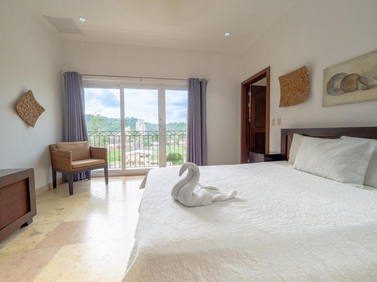 Ocean Terrace, Beachfront- A505 *