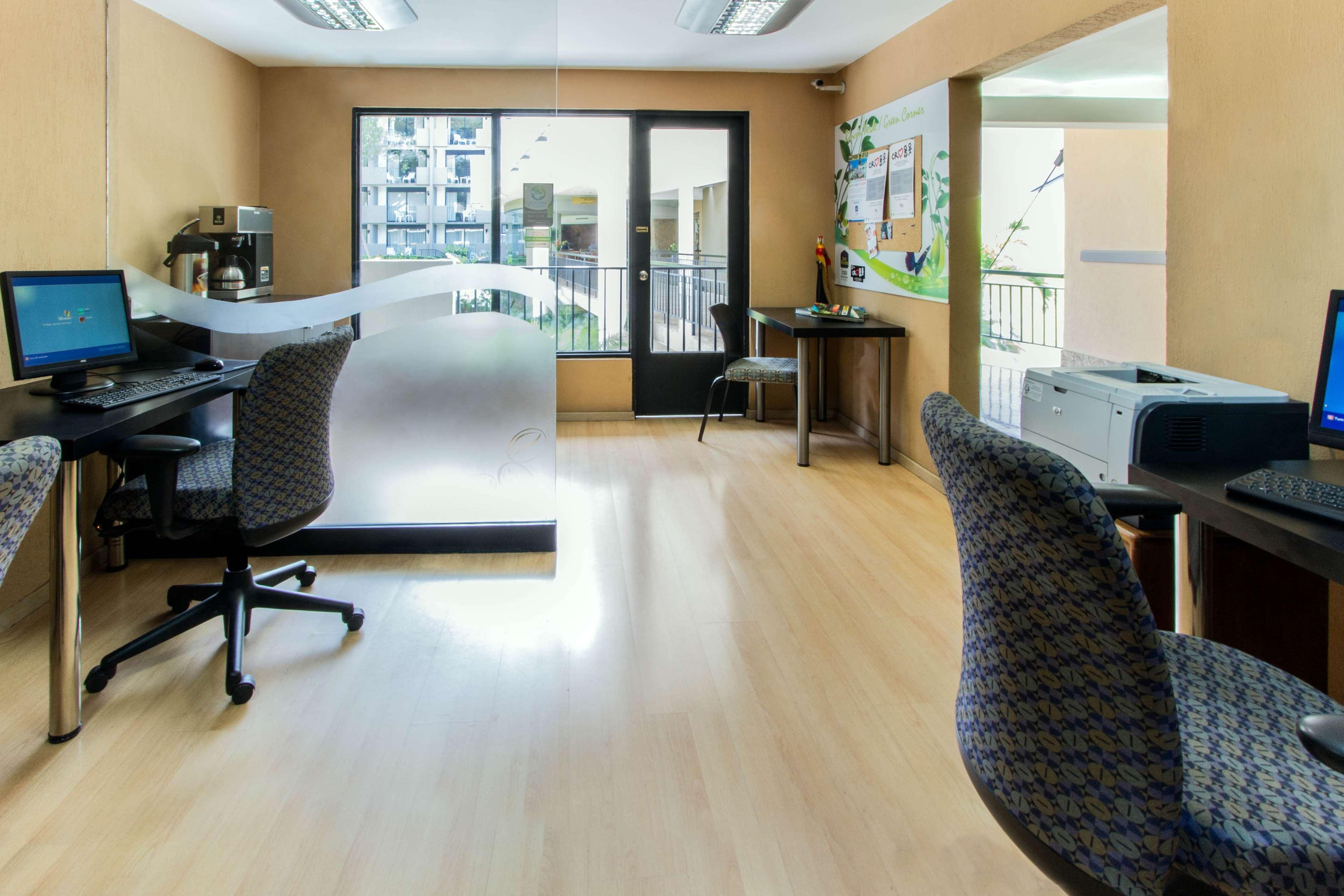 Hotel Irazu &