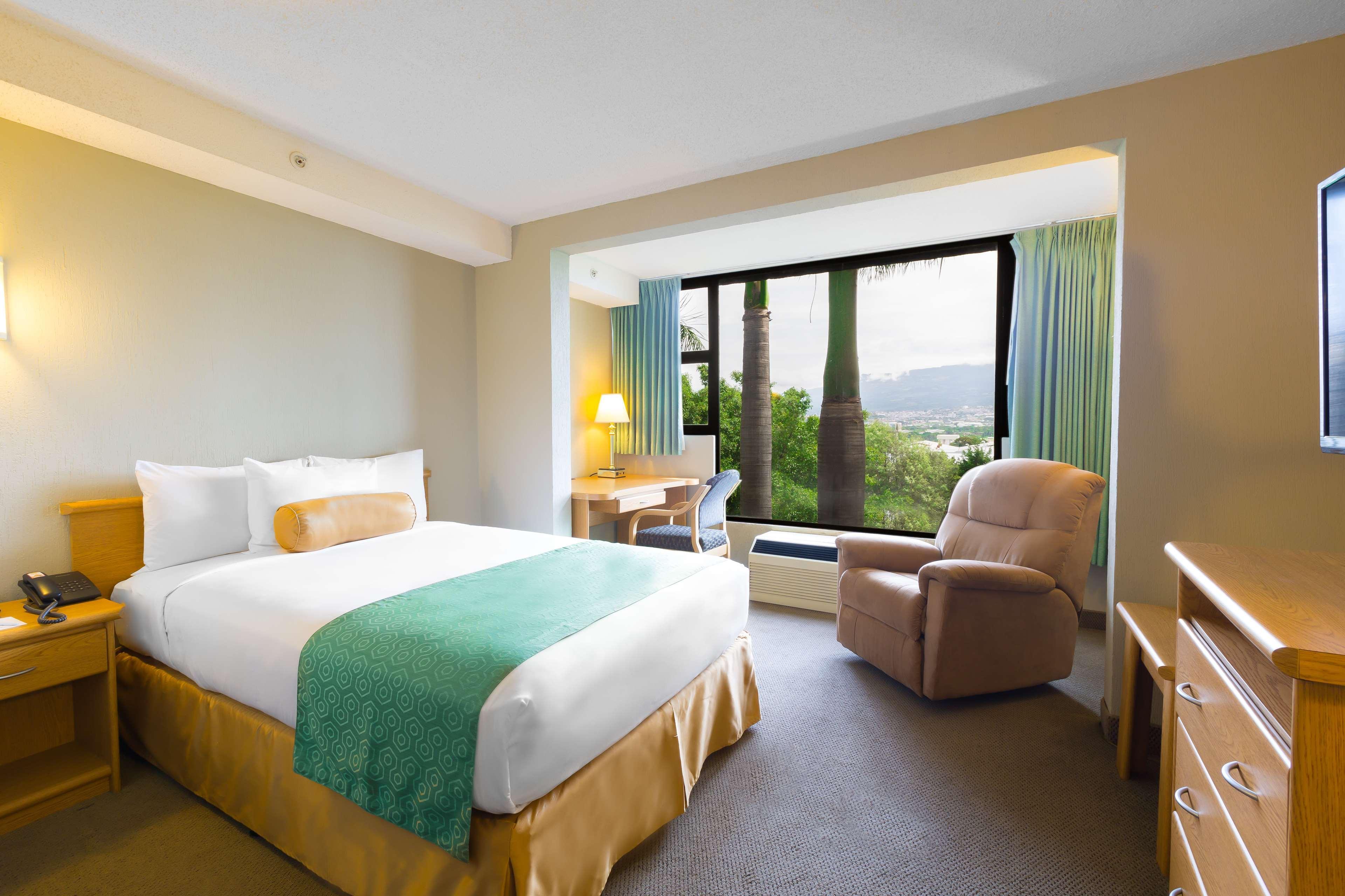 Irazu & Hotel San Jose (San Jose)