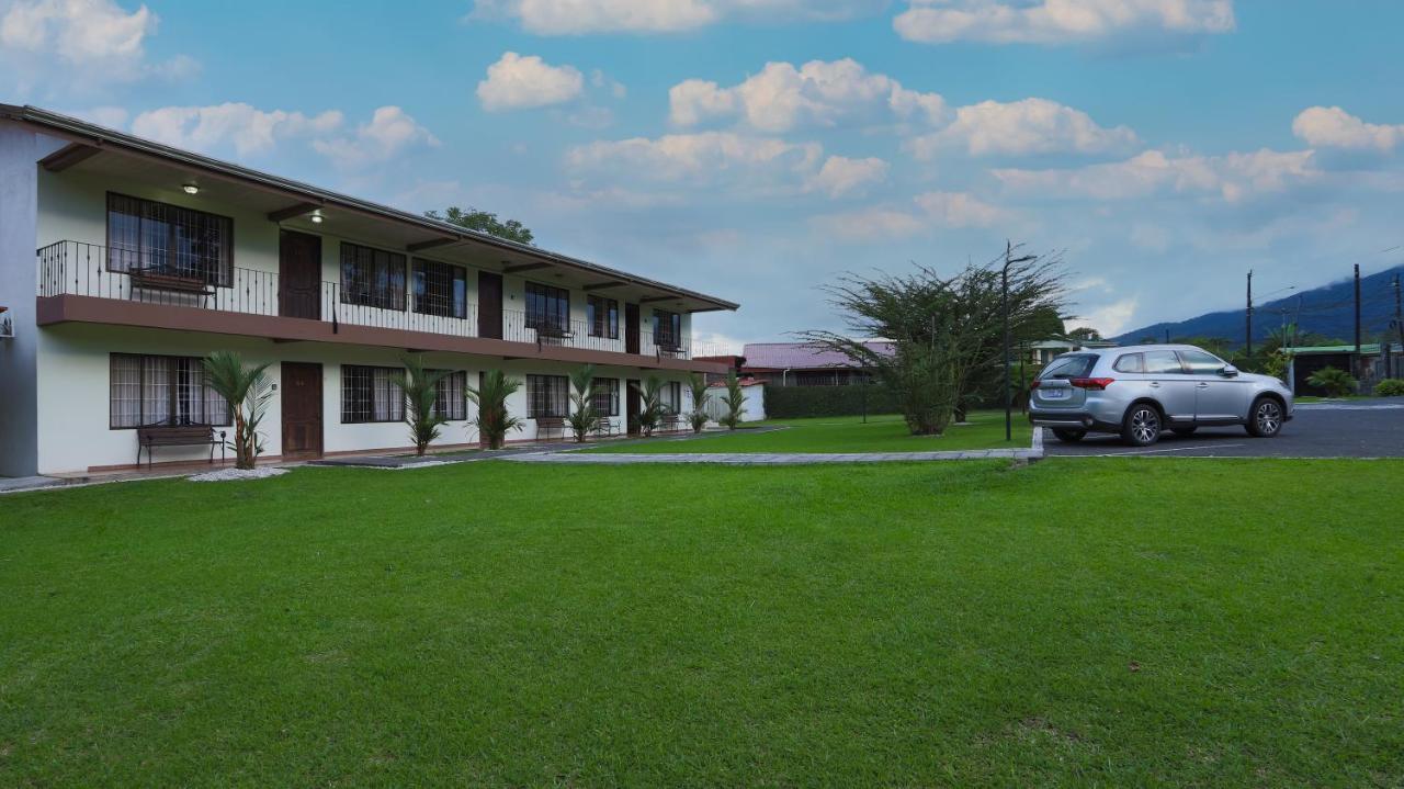 Aparthotel Condo's Vista Al Volcan