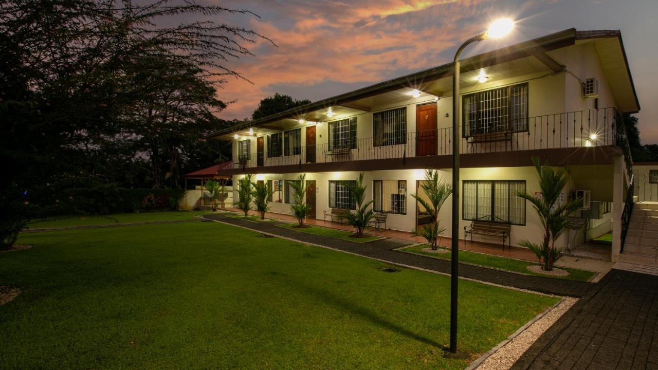 Condo's Vista Al Volcan Aparthotel 3*
