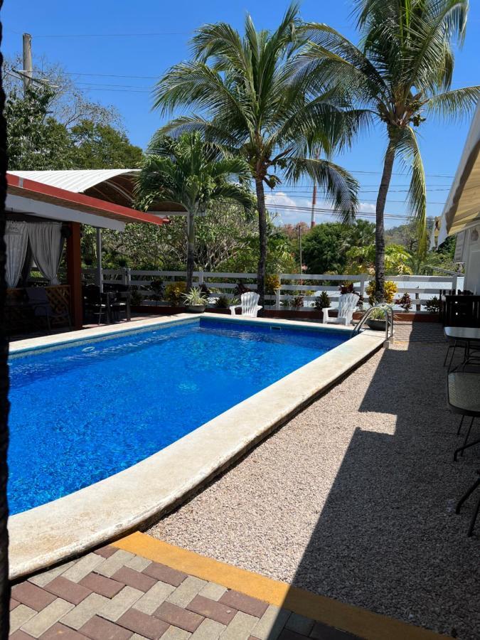Hotel Cabinas El Colibri Puerto Carrillo