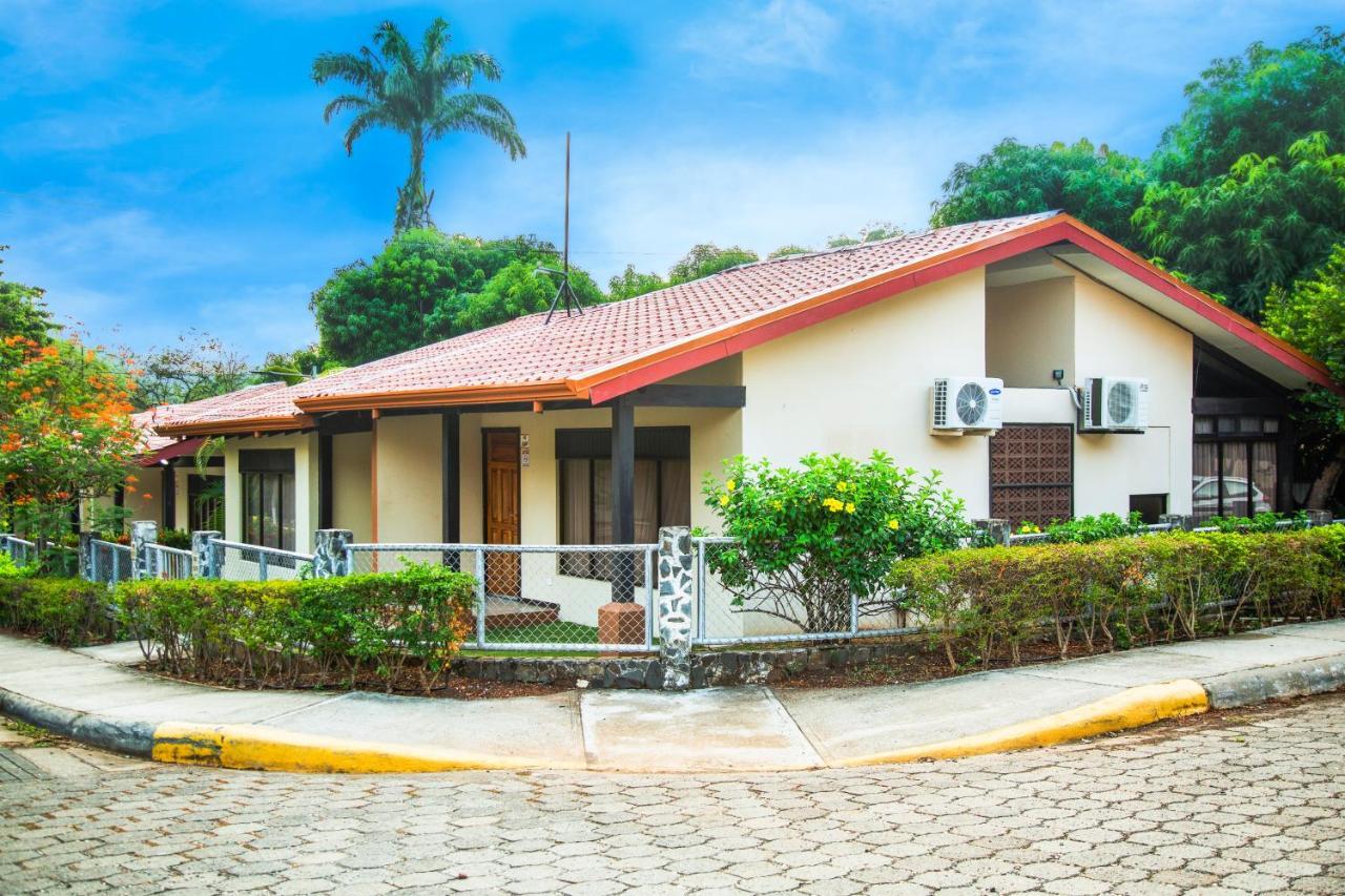 Nacazcol - Playas Del Hotel