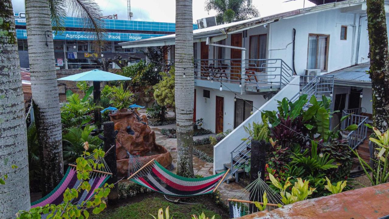 Arenal Poshpacker Hostel *