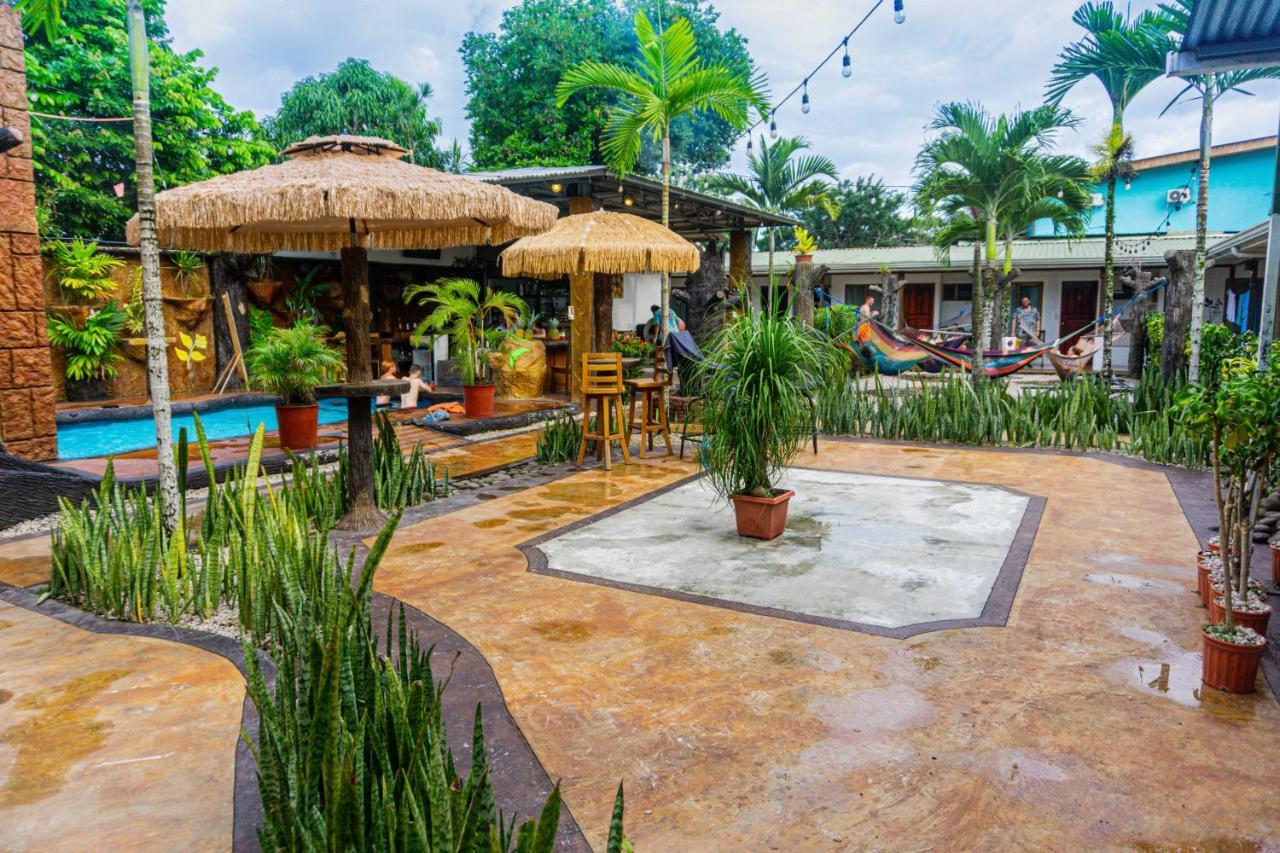 Arenal Poshpacker