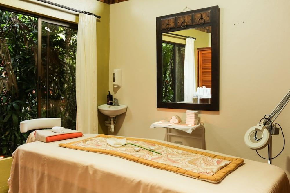 Arenal Paraiso & Thermo Mineral Hot Springs Hotel