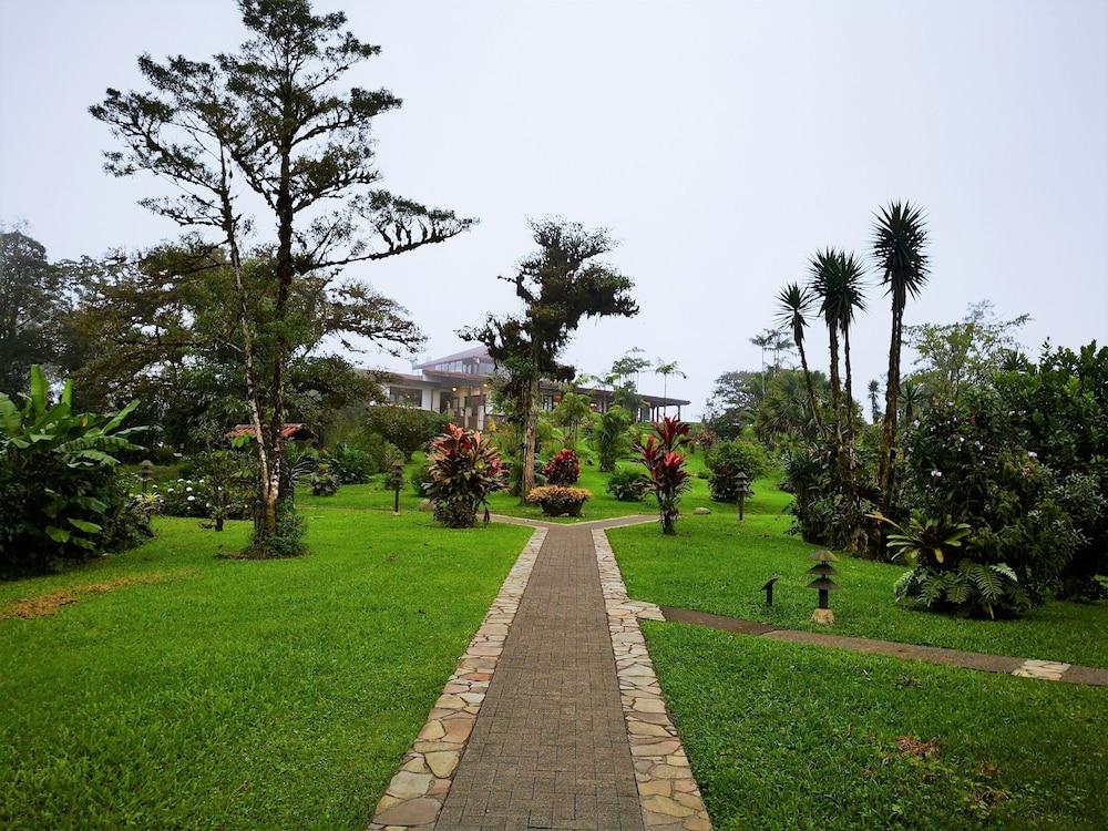 Blanca Cloud Forest & Retreat