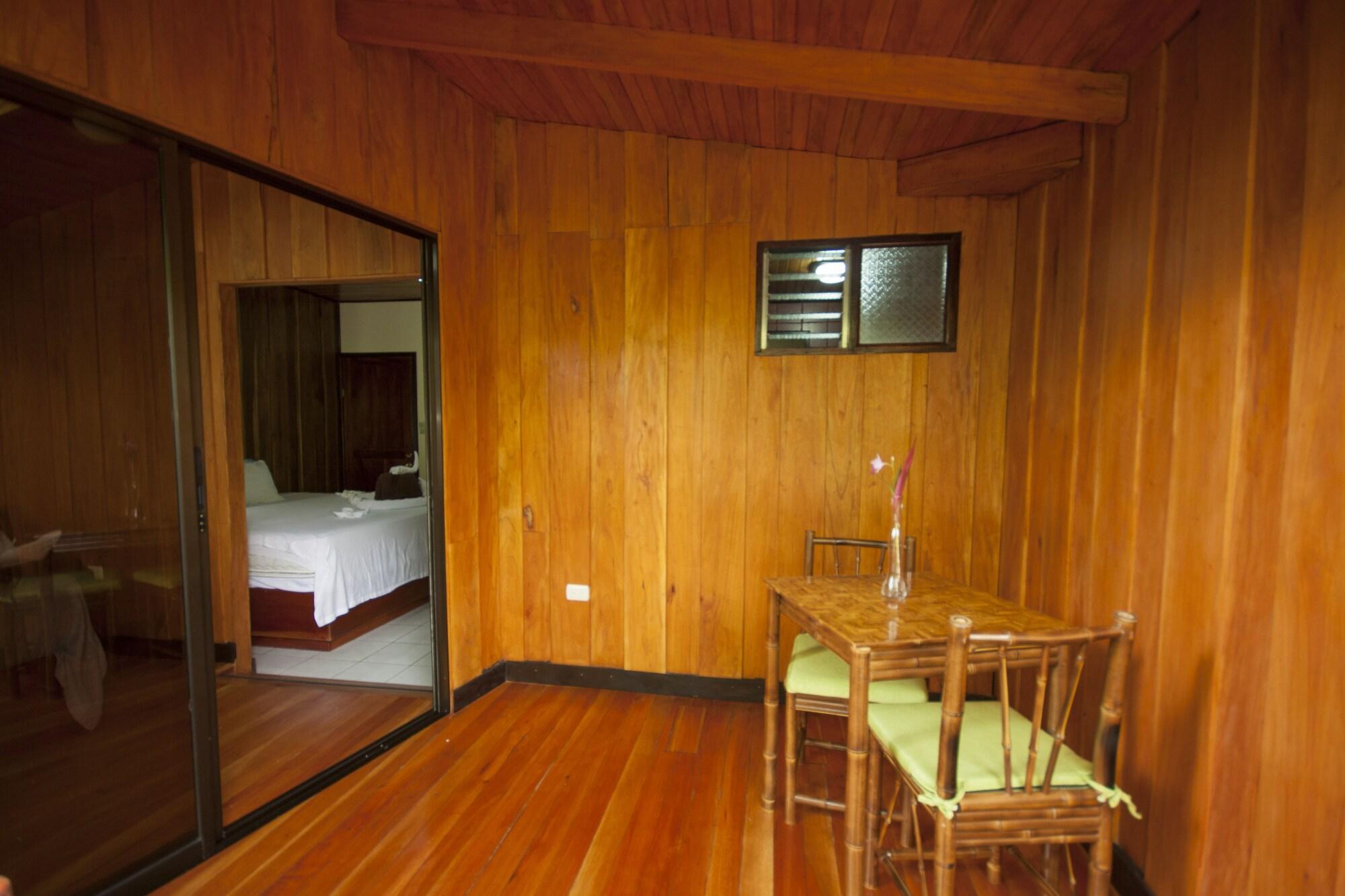 Waterfall Lodge *