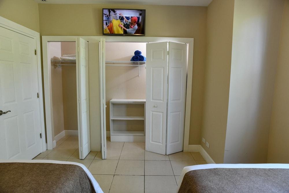 Breeze Private Club Apartment