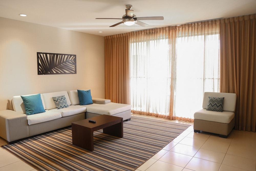Breeze Private Club Playas del Coco