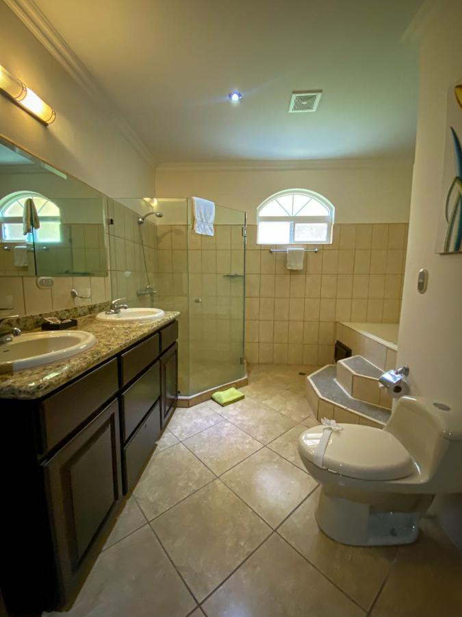 Espacioso Condominio En Pacific Sun * Jaco