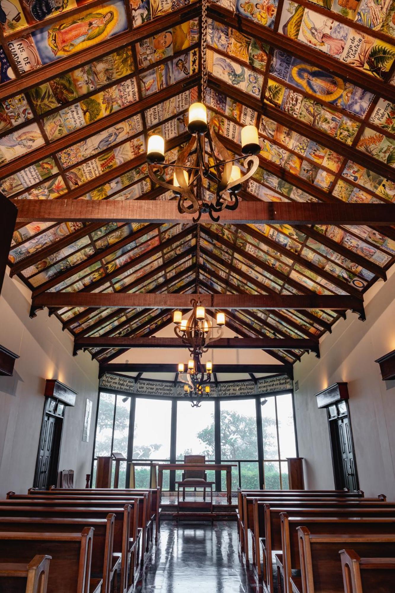 Blanca Cloud Forest & Retreat Hotel