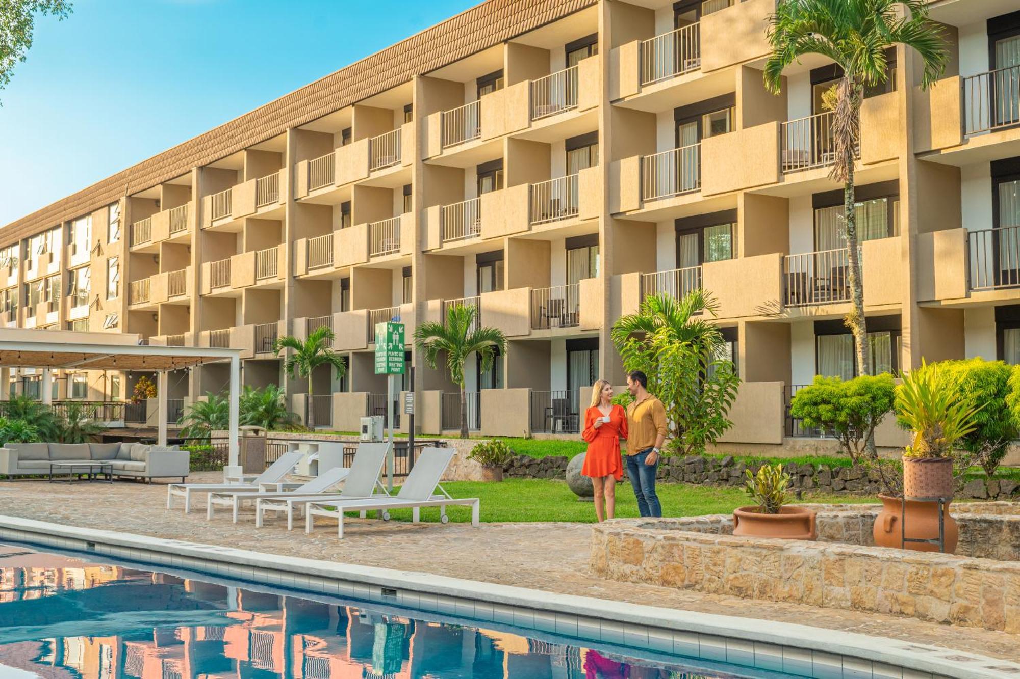 Irazu & Hotel