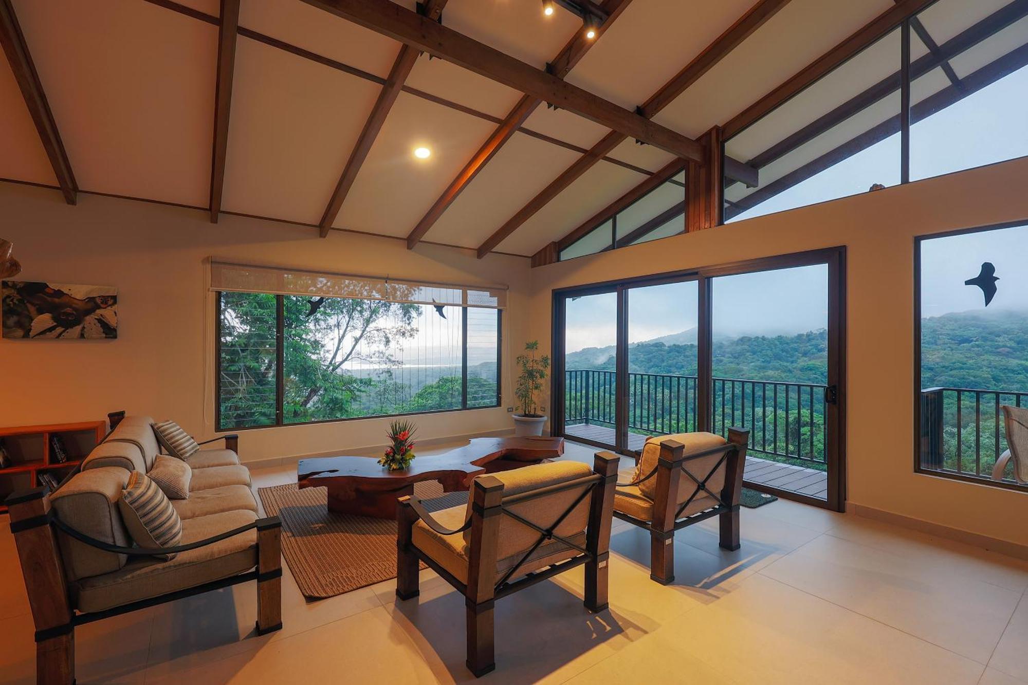 Arenal Observatory & Trails Lodge