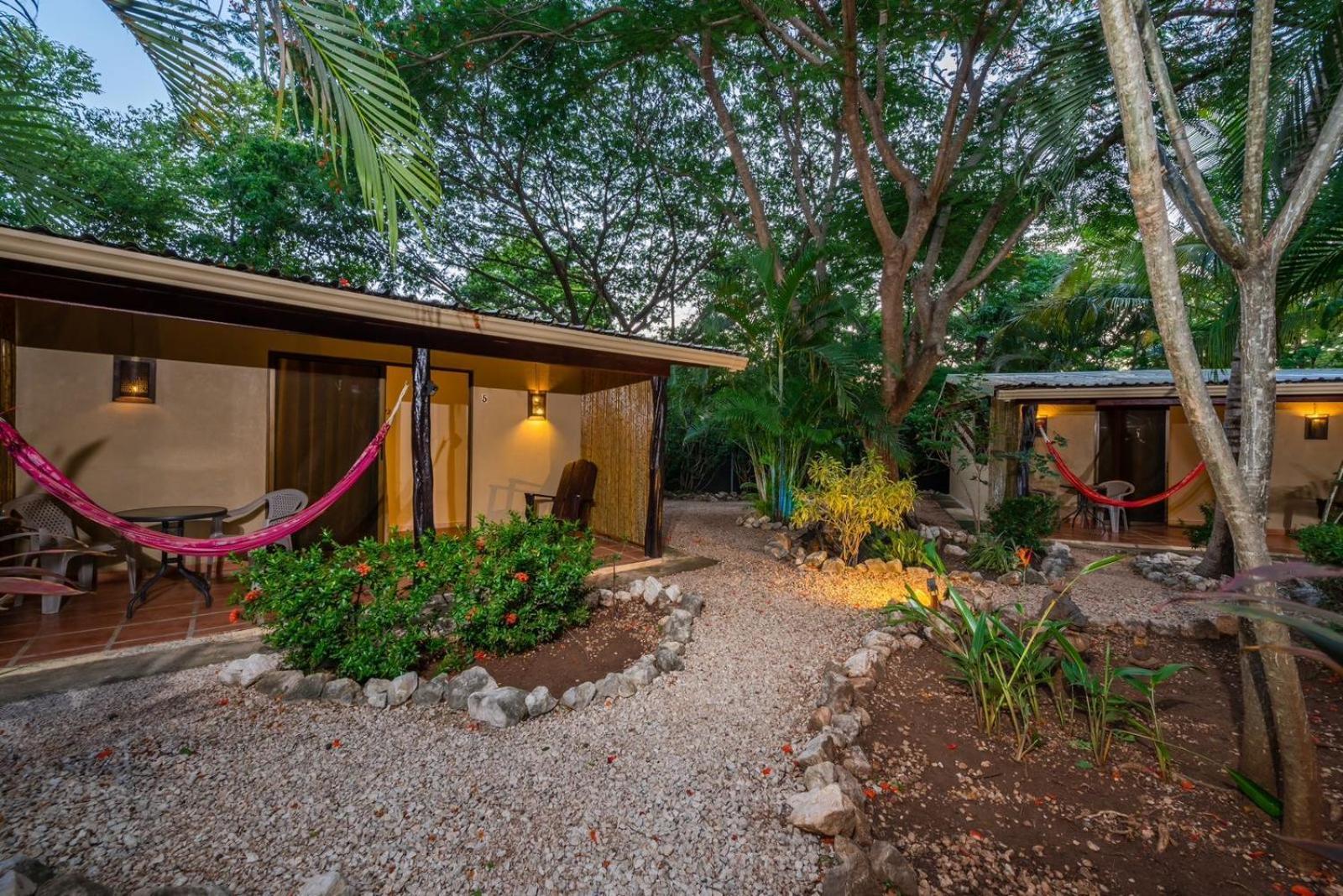Casa Tropical Playa Grande Bed & Breakfast *