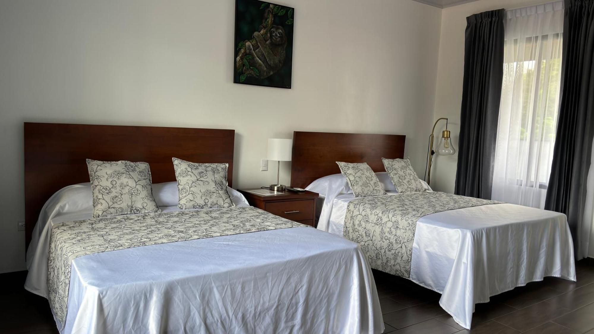 Hotel Arenal Monara *