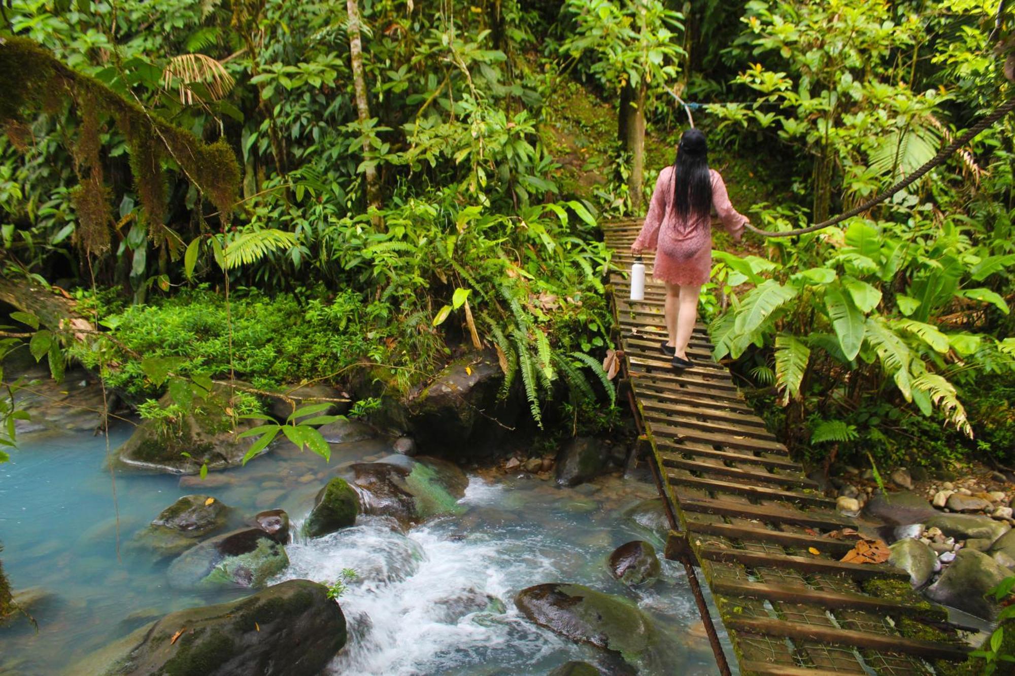 La Amistad Rio Celeste