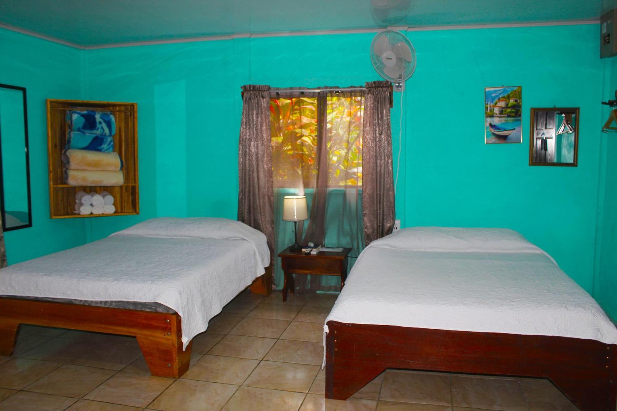 Bed & Breakfast La Amistad Rio Celeste