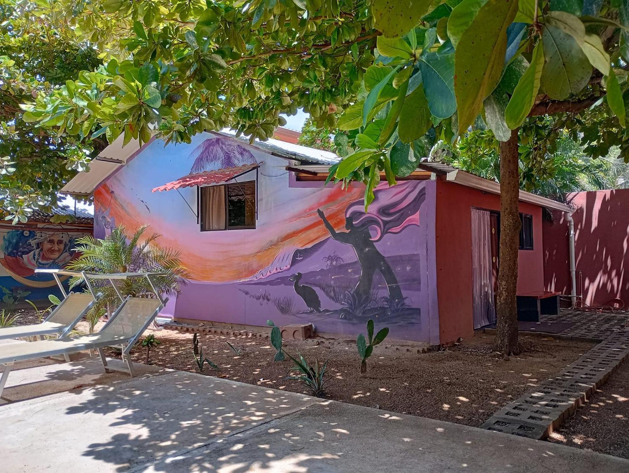 Tamahostel & Glamping Tamarindo