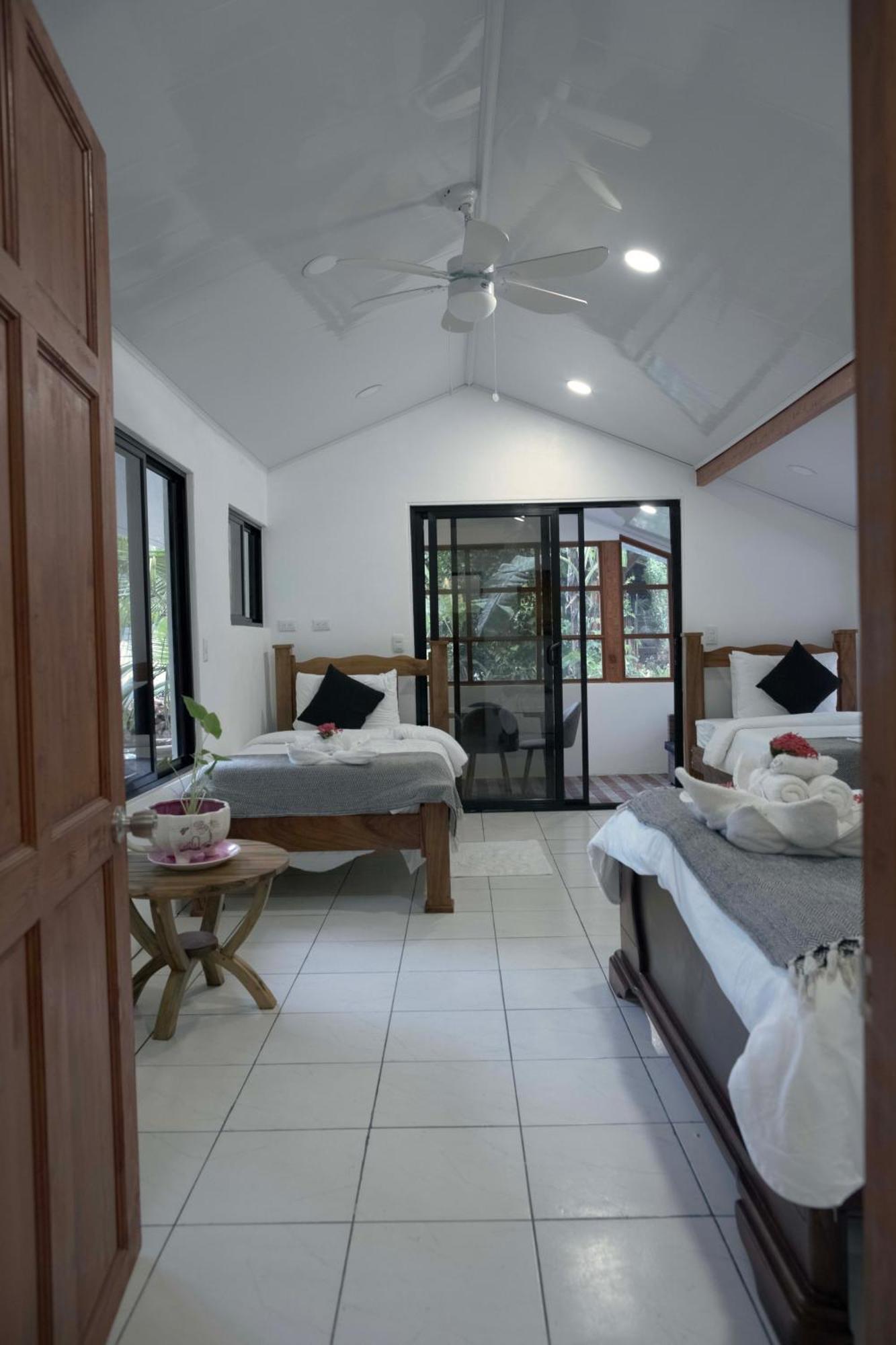Jungle's Edge Hotel Nosara