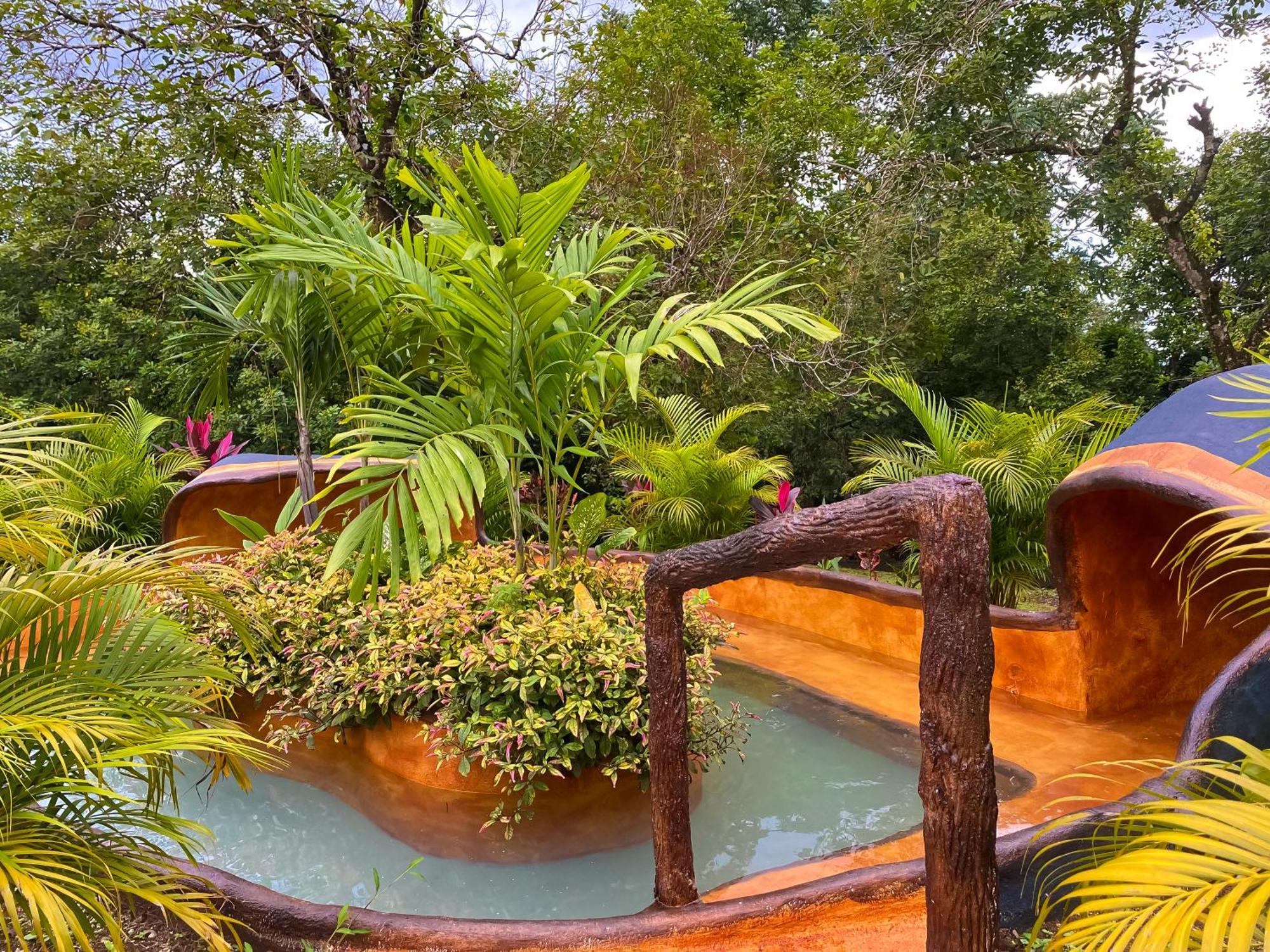 Heliconias Nature & Hot Springs La Fortuna