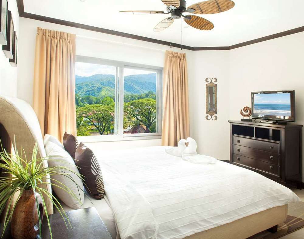 Diamante Del Sol Ocean Front, Paradise Cr