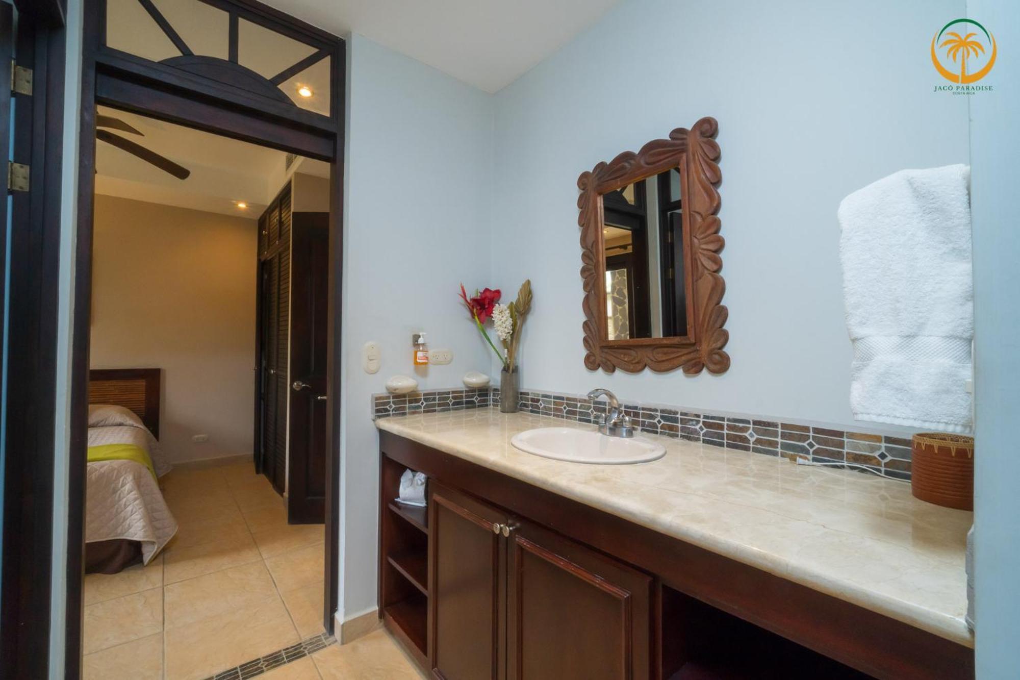 Bahia Encantada Beach Front Proyect, Jaco Paradise Aparthotel 4*
