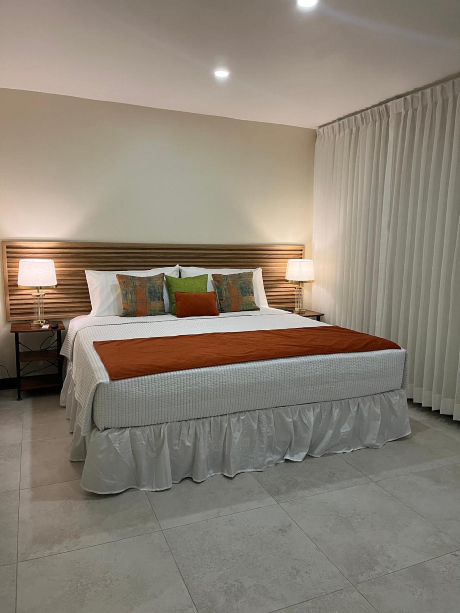 Iguana Hotel 3*
