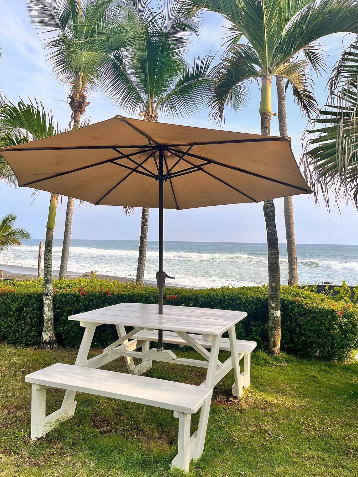 The Backyard Beachfront Jaco