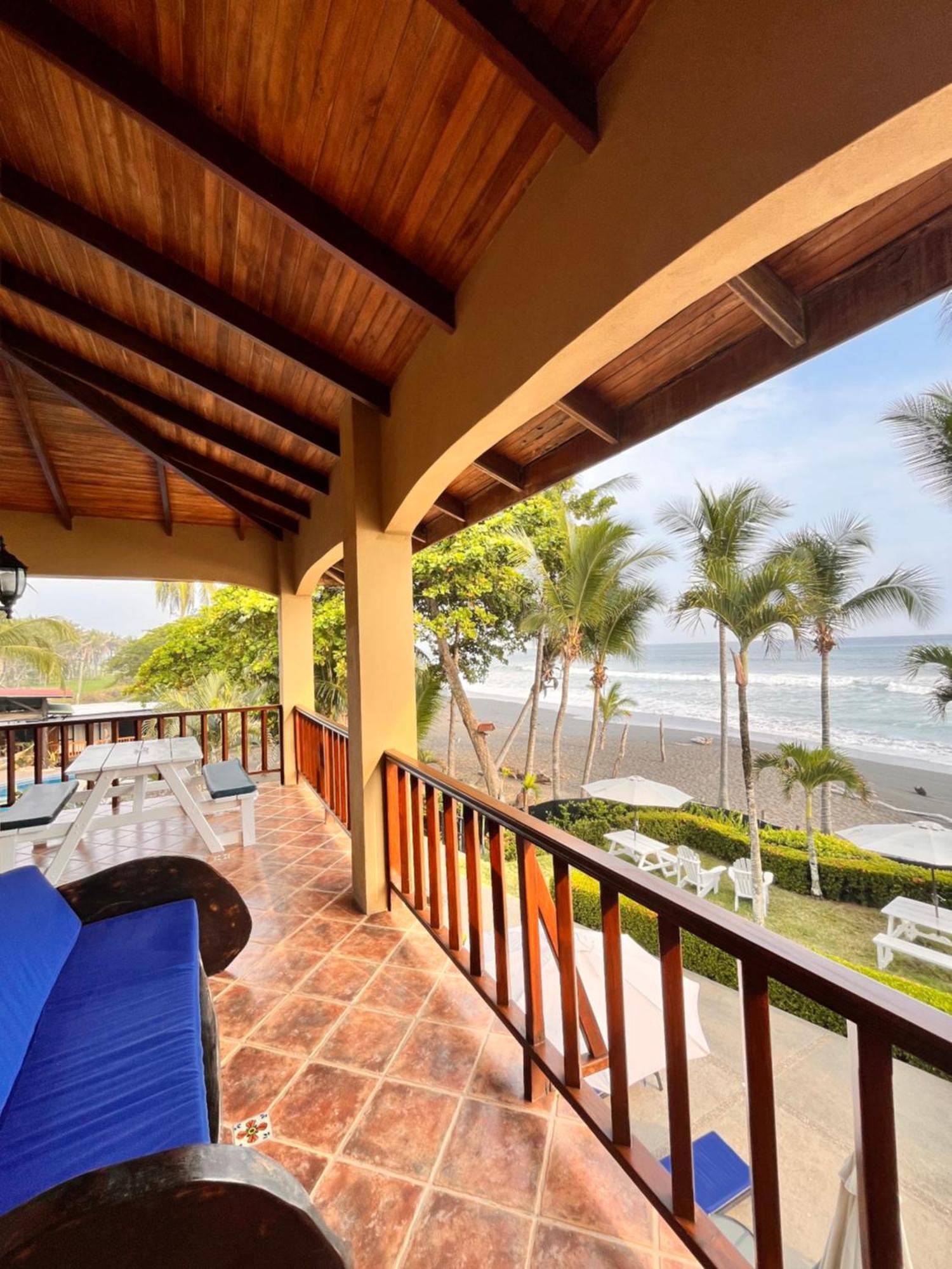 Hotel The Backyard Beachfront Jaco