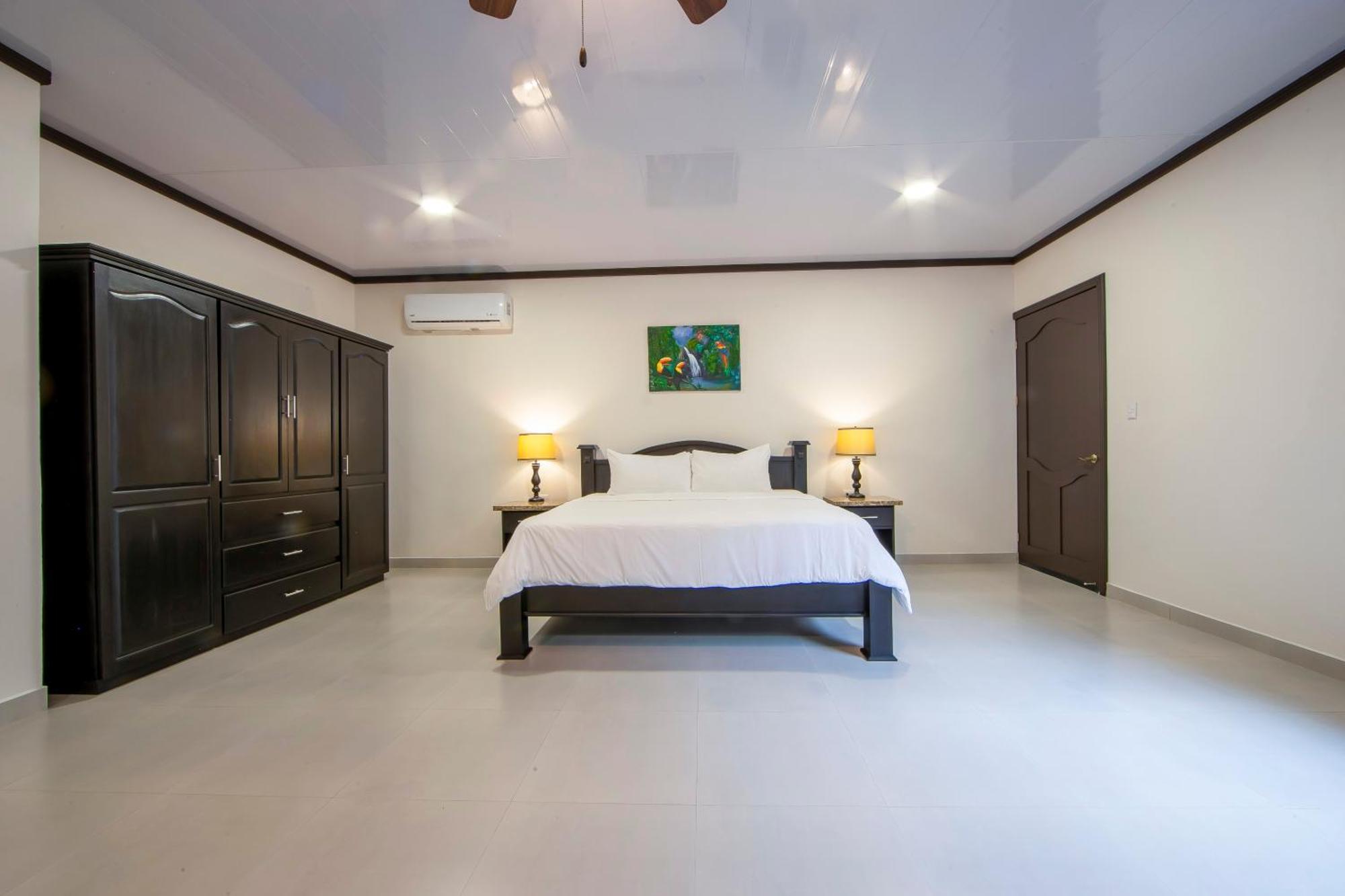 Hotel Serenity &