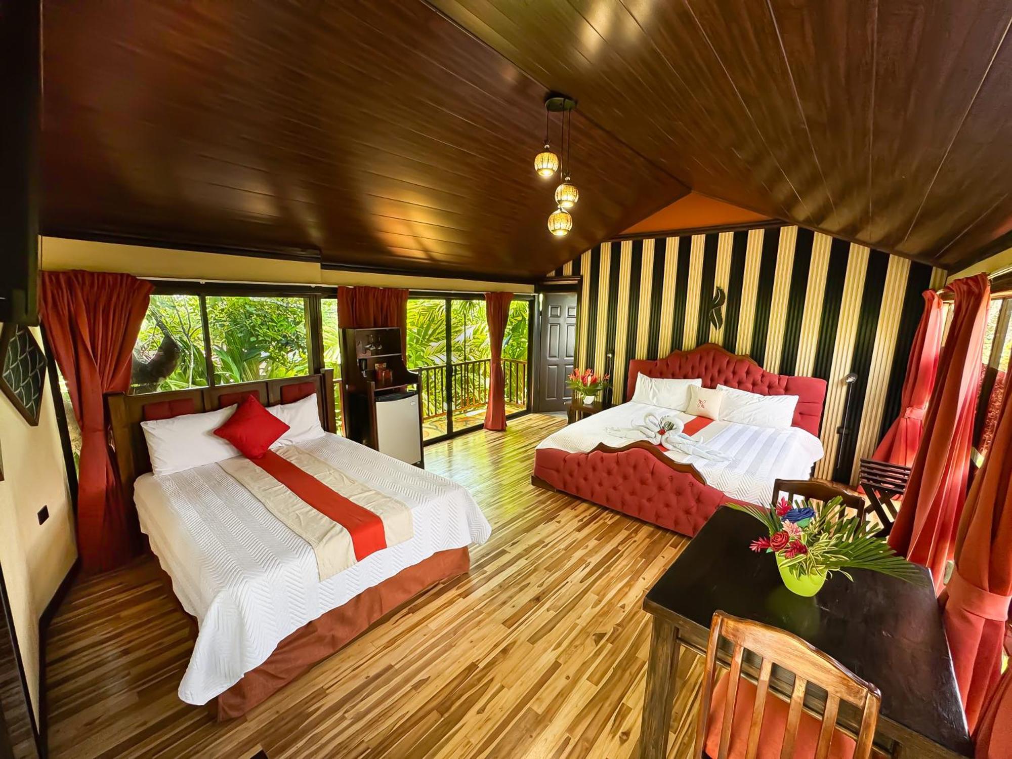 Hotel Heliconias Nature & Hot Springs