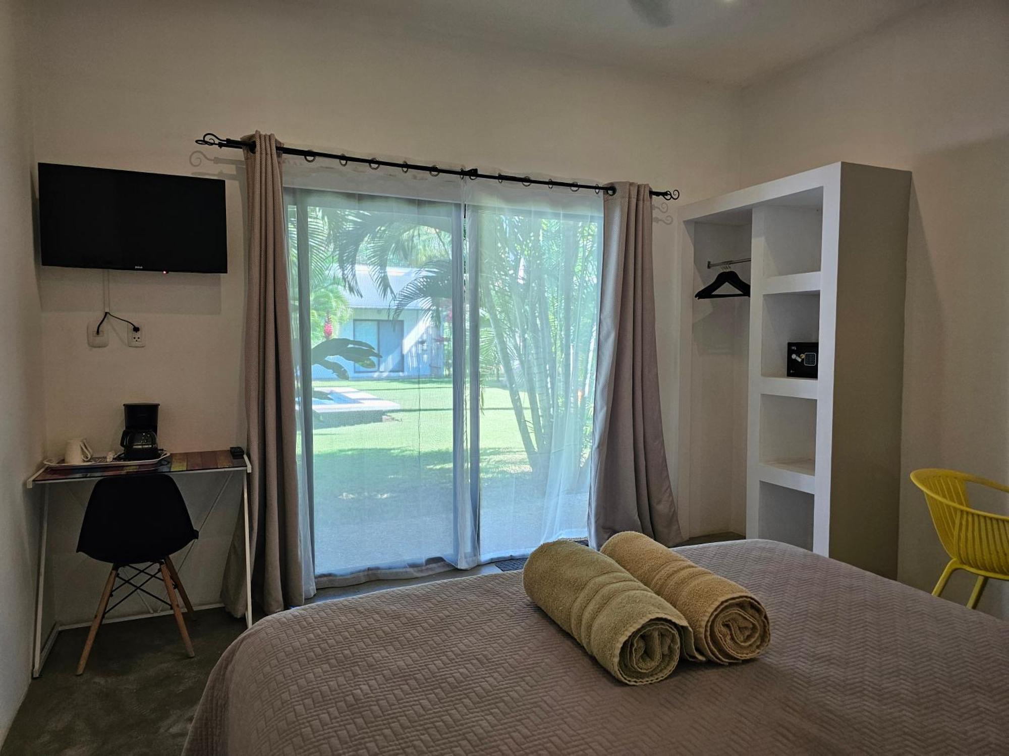 Seahorse Bed & Breakfast 3*