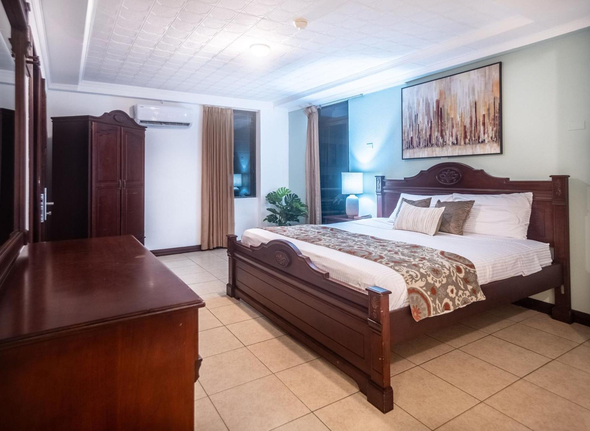 Hotel Paradise Front 3*