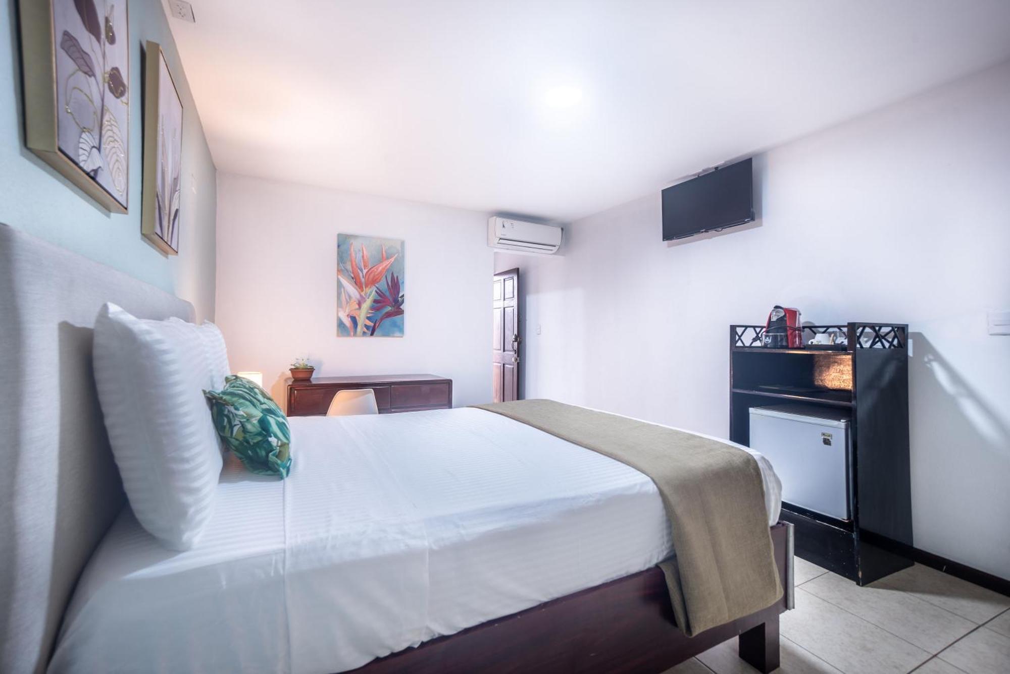 Paradise Front Hotel Jaco