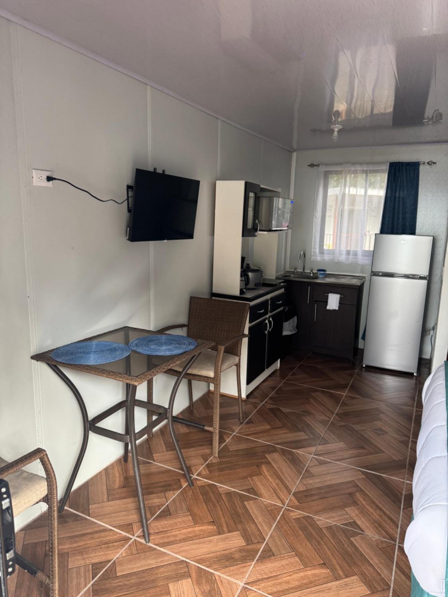 Macaw Paradise Apartment